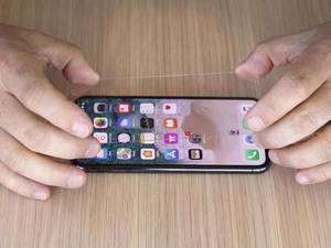 Quad lock Edzett üveg képernyővédő fólia – Google Pixel 6 QUAD LOCK kijelzővédő fólia 4