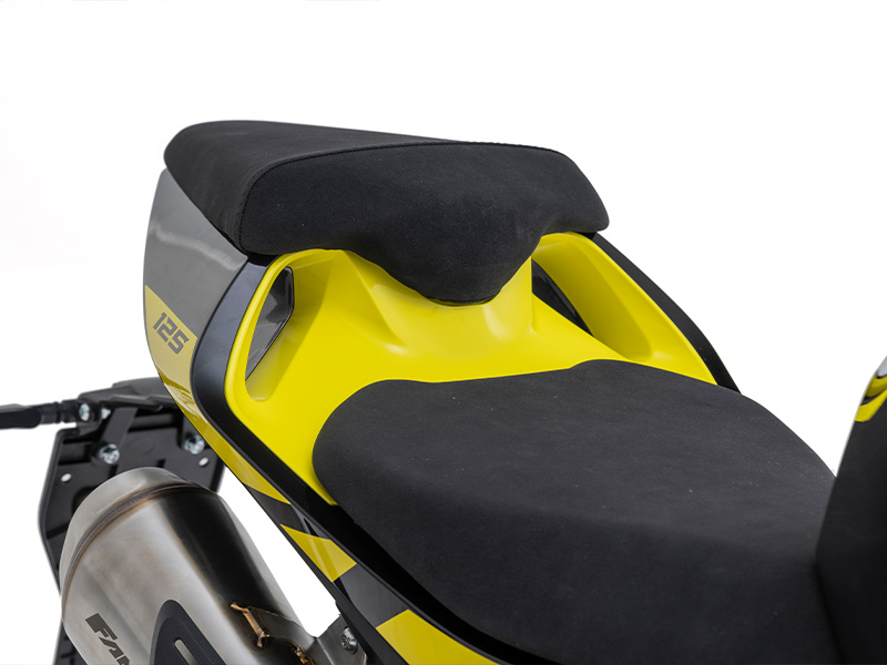 Fantic Stealth 125 STREET 11