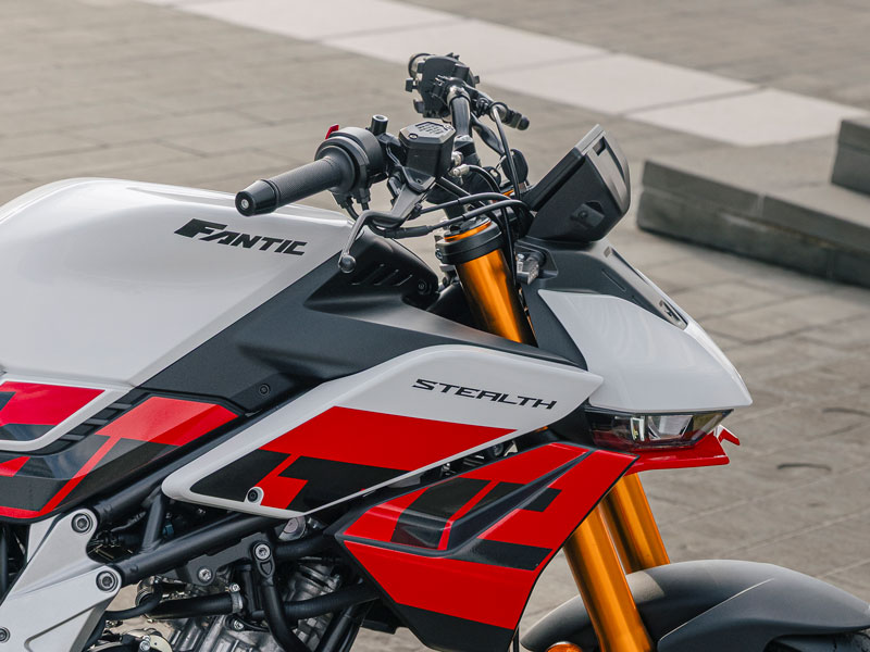 Fantic Fantic Stealth 125 Racing White – A legagresszívabb 125-ös naked motor STREET 6