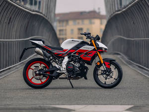 Fantic Fantic Stealth 125 Racing White – A legagresszívabb 125-ös naked motor STREET 9