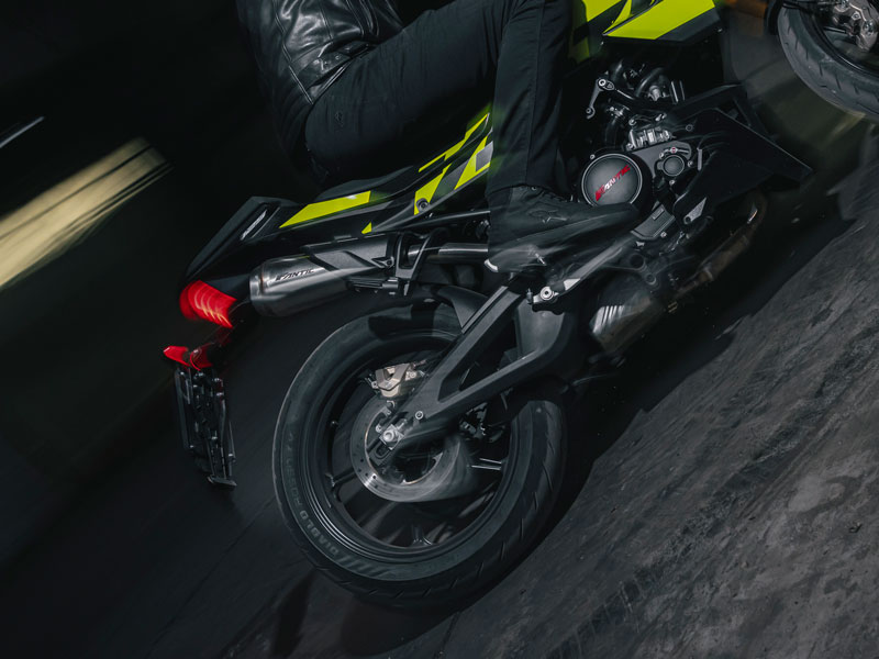 Fantic Fantic Stealth 125 Racing Yellow – A legagresszívabb 125-ös naked motor STREET 9